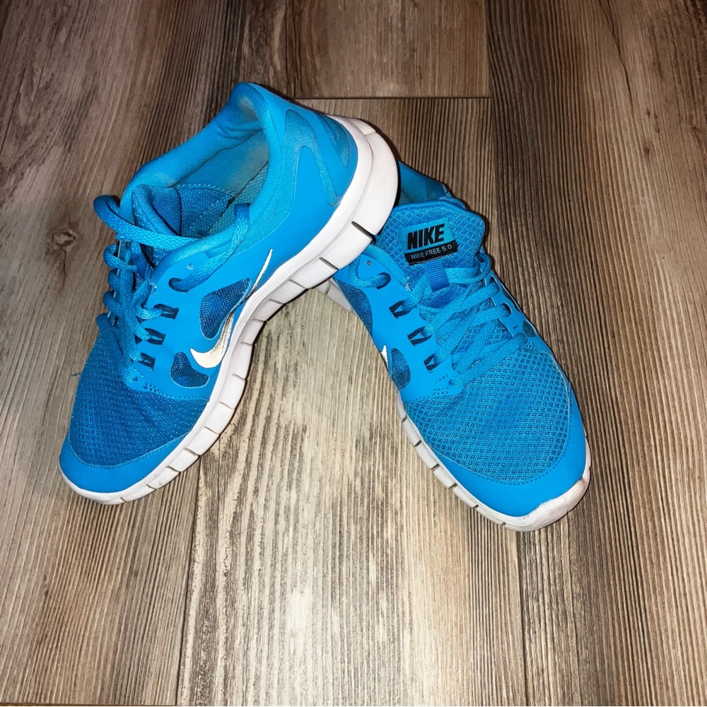 Boys Nike 5.0 Shoes EUC